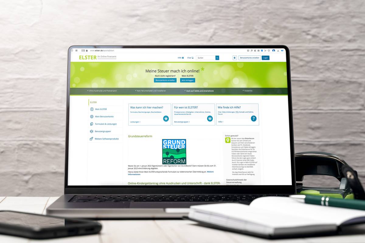 Auf einem Laptop ist das Steuerportal Elster geÃ¶ffnet-