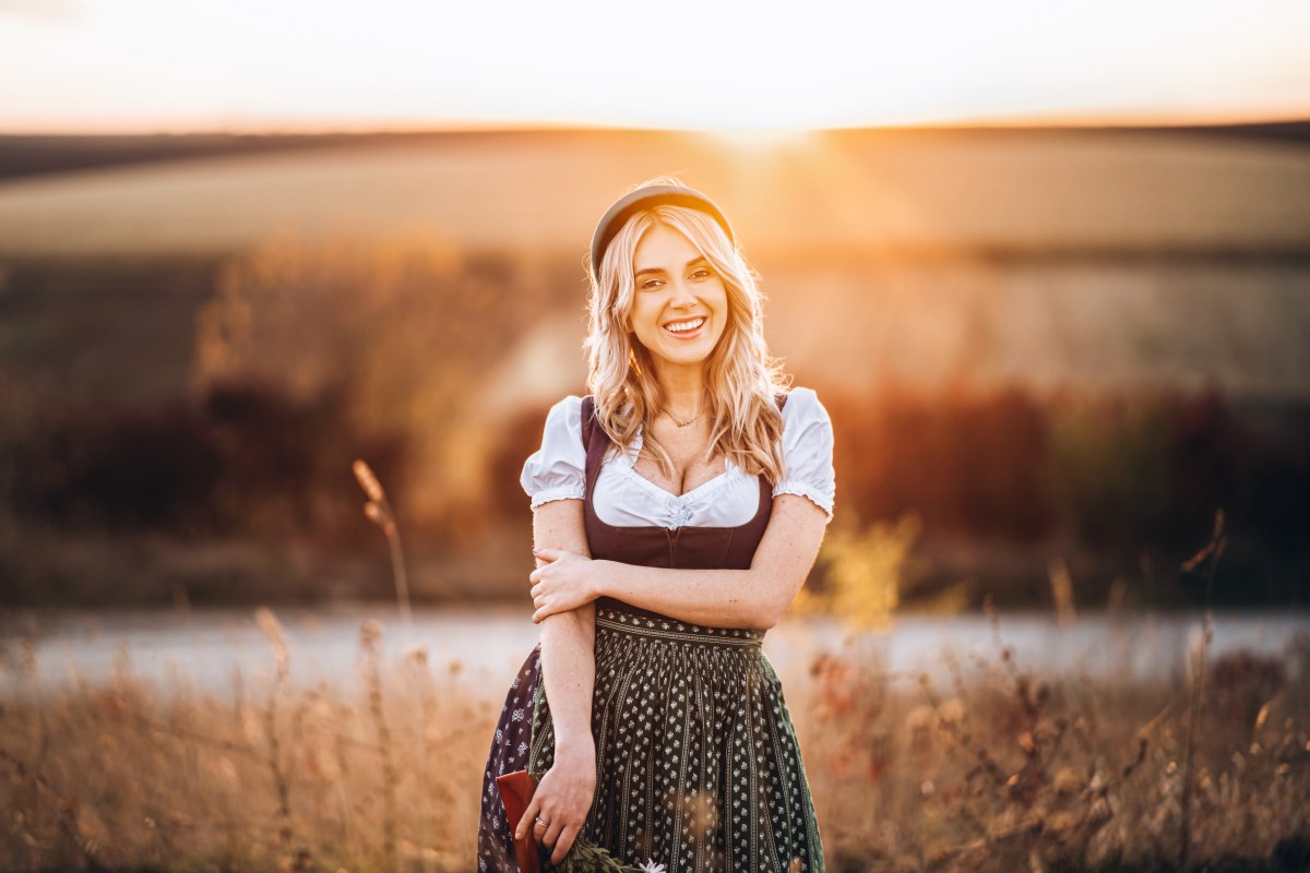 Frau in Dirndl