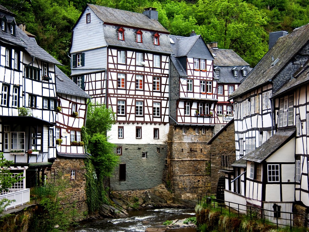 Der kleine Ort Monschau &auml;hnelt dem beliebten Ort Hogsmeade aus Harry Potter.