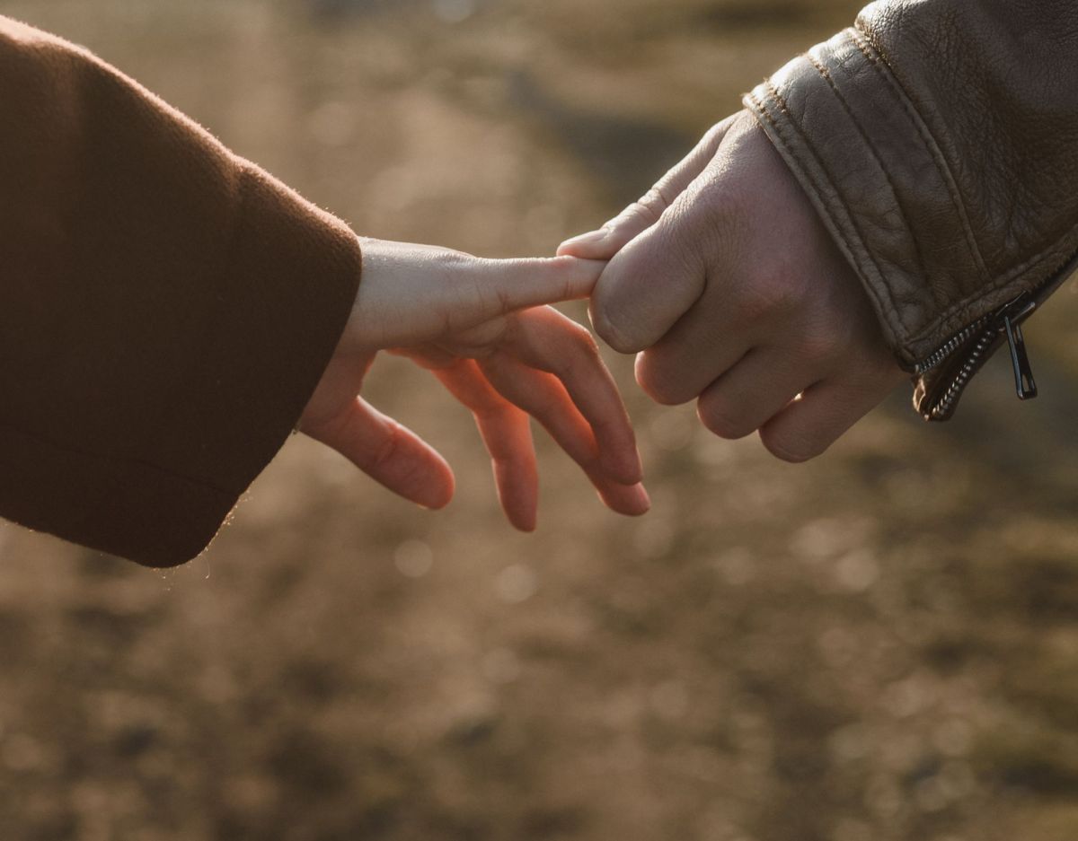 Paar Hände Achtsamkeit Beziehungen