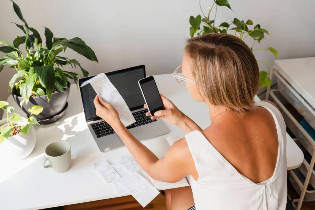 Frau Steuererkl&auml;rung