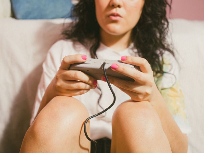 Frau Videospiel Gaming Studie mentale Gesundheit