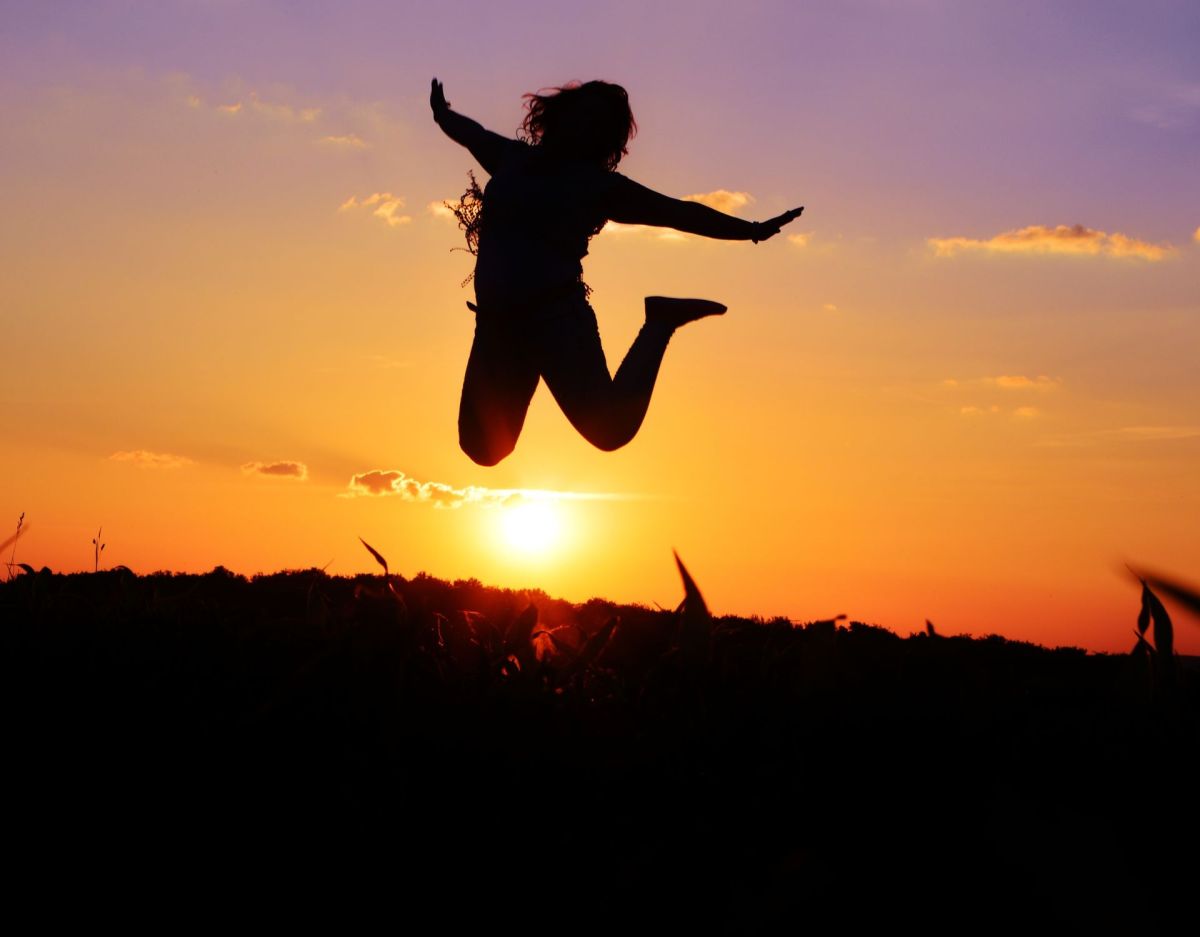 Frau Sonnenuntergang glücklich Life Skills Persönlichkeitsentwicklung Mindfulness