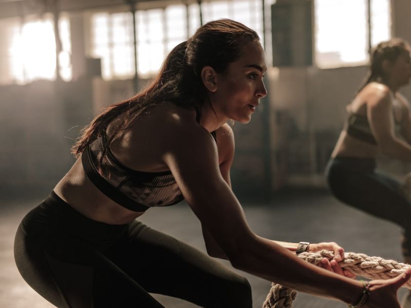 Frau Gym Training Muskelaufbau Workout