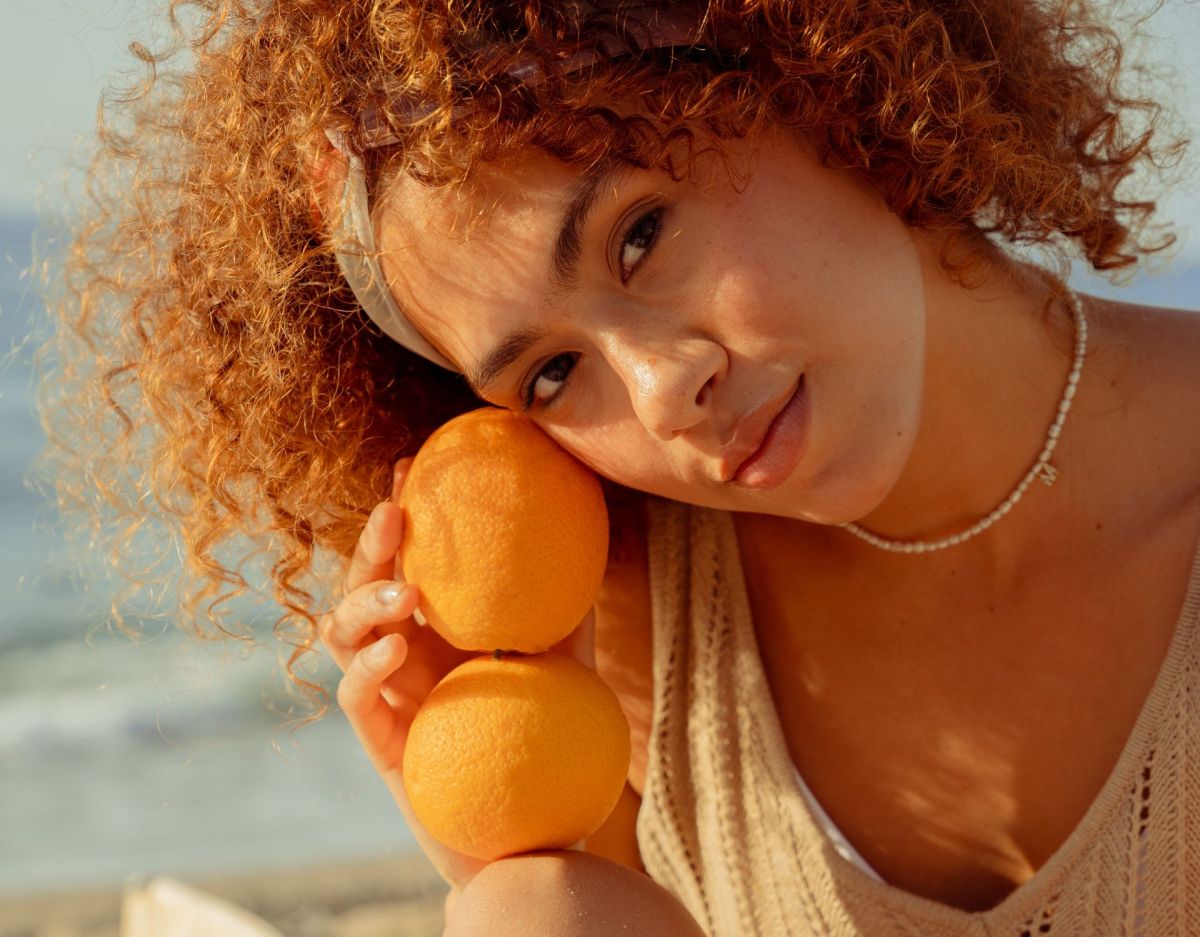 Frau Strand Orange Sommer Aperol