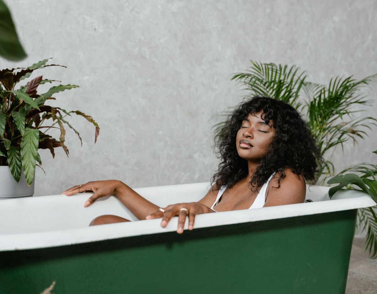 Frau in der Badewanne