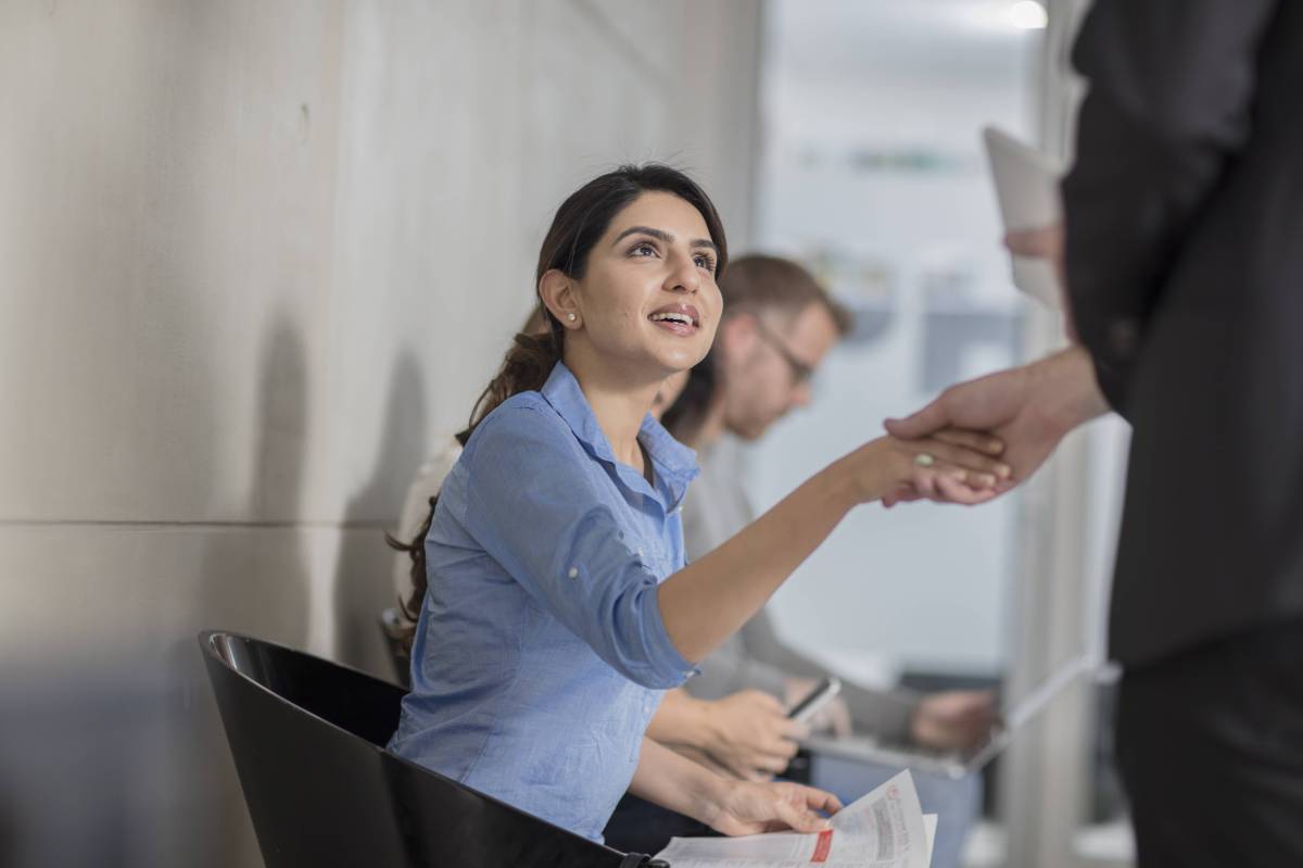 Frau erneute Bewerbung auf Stelle