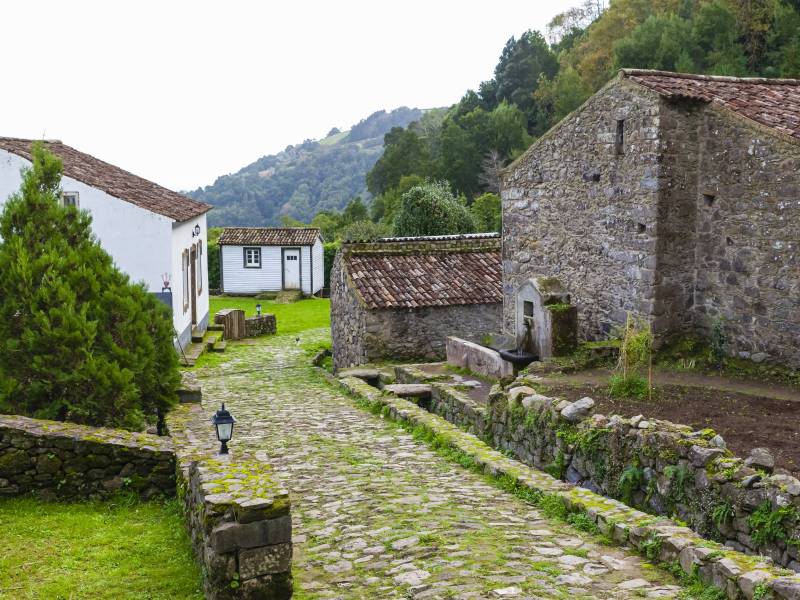 Lost Places und Backpacking