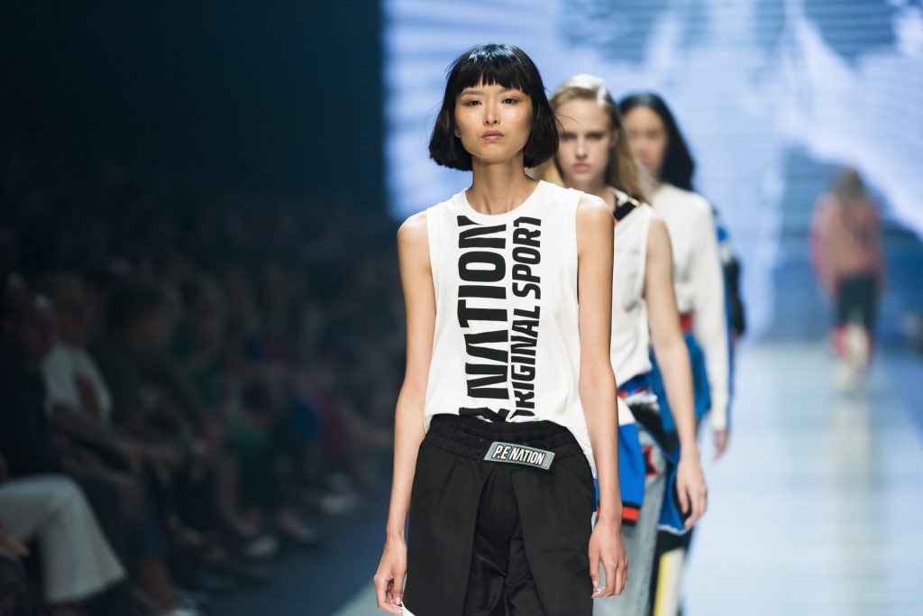 Model Runway mit Square Bob