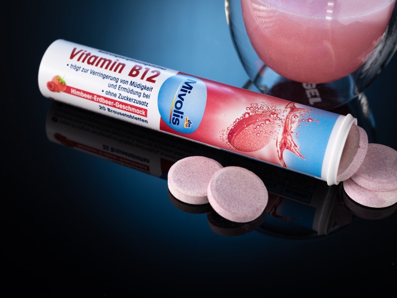 Nahrungsergänzungsmittel, Nasenspray und Co: Mivolis ist in fast jedem Haushalt zu finden. Weißt du, wer hinter der dm Gesundheitsmarke steckt?