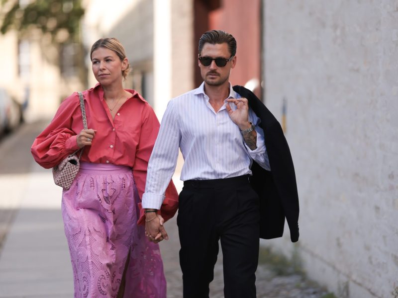 Mann und Frau mit Hemd