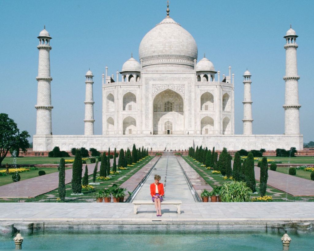 Prinzessin Diana vor dem Taj Mahal