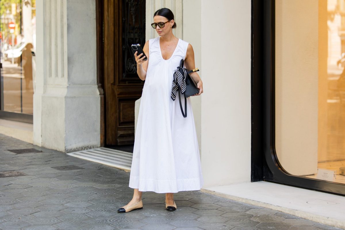 Frau mit weißem Kleid