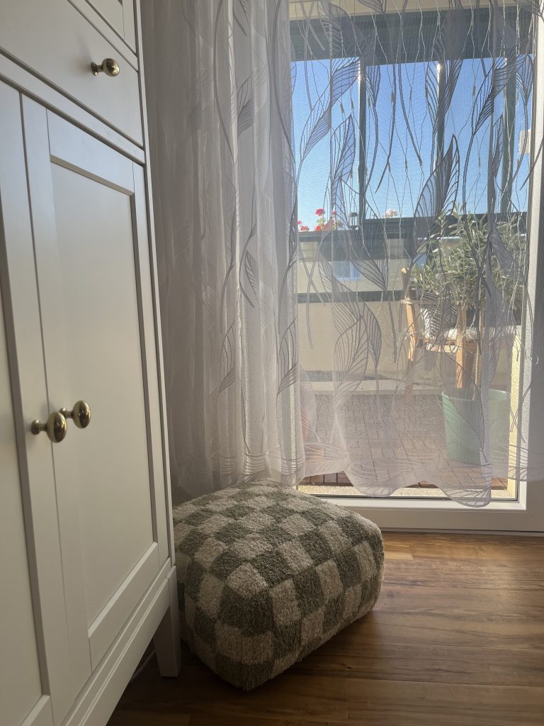 Sostrene Grene Hocker