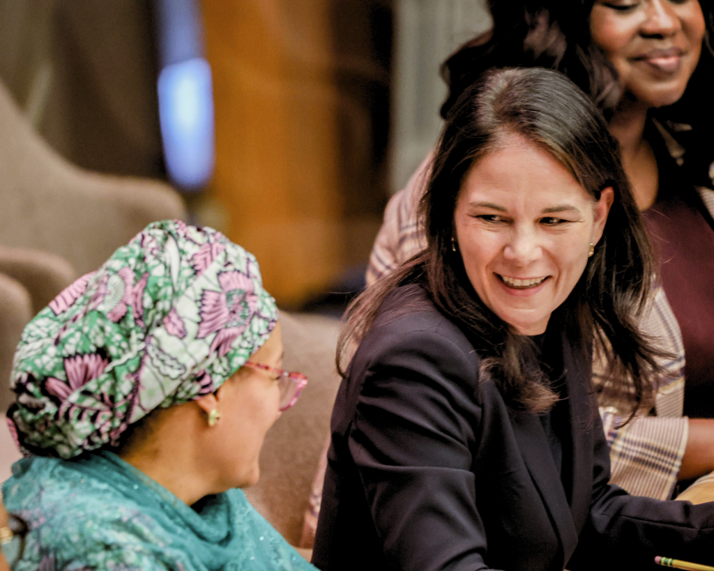 Annalena Baerbock ist von Berlin nach New York gezogen und wurde dort mit deutlicher Mehrheit zur Präsidentin der UN-Vollversammlung gewählt.