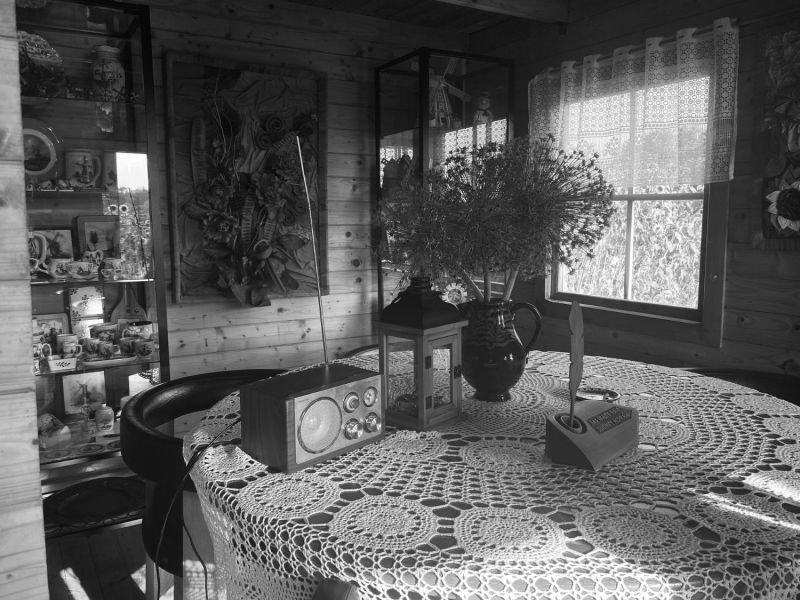 Spitzendecke von Oma auf einem Tisch