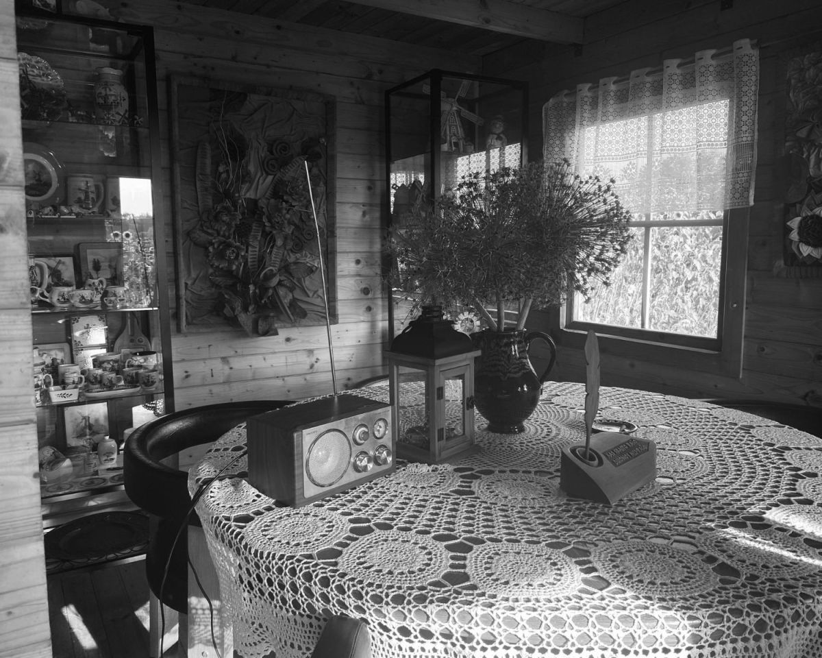 Spitzendecke von Oma auf einem Tisch