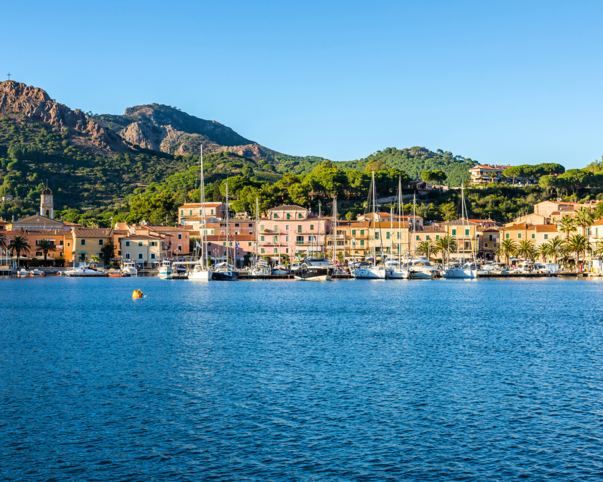 4.000 Jahre Geschichte und Napoleons Exil – kaum jemand denkt an die drittgrößte Insel Italiens!