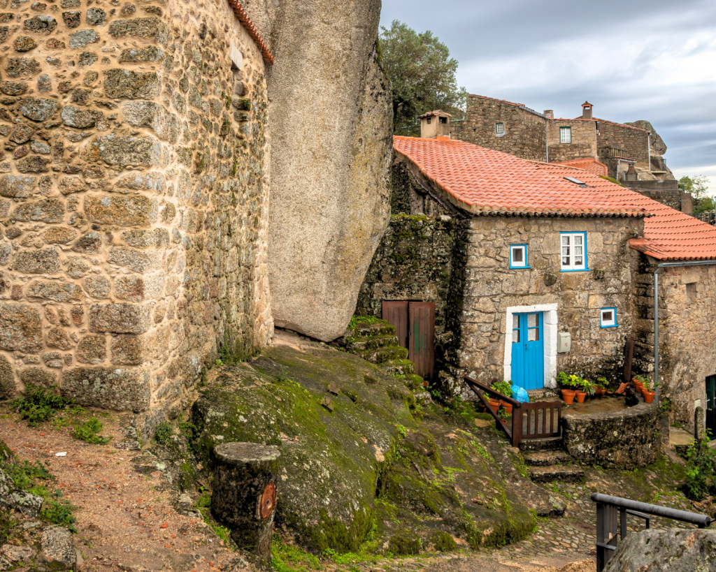 Monsanto ist eines der 12 historischen D&ouml;rfer in Portugal.