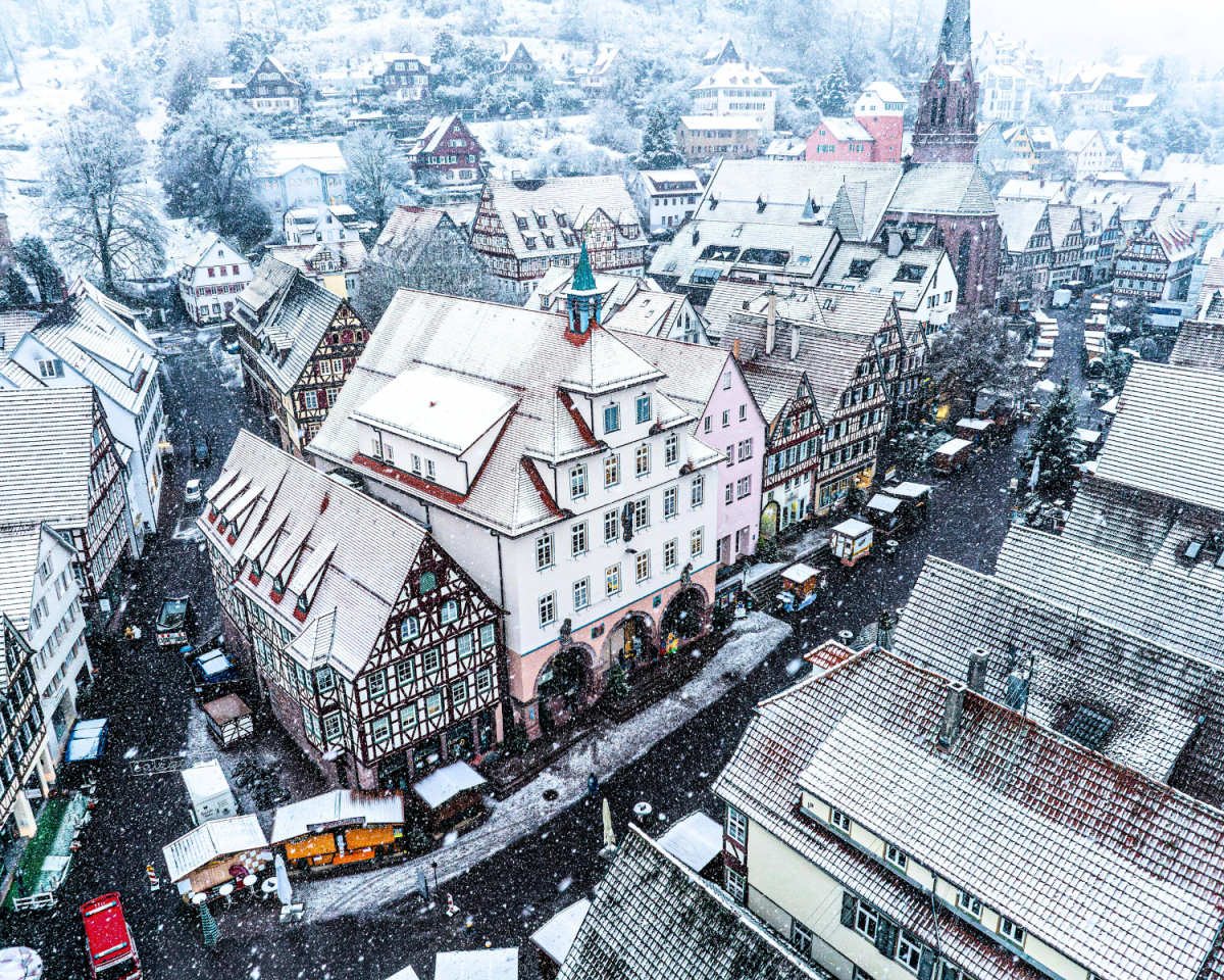 950 Jahre alt: Diese deutsche Stadt gilt als echter Geheimtipp – und war Heimat eines berühmten Künstlers!