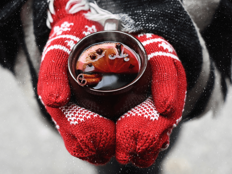 Glühwein für 2 Euro: Auf einem Weihnachtsmarkt in Sachsen ist das noch Realität.