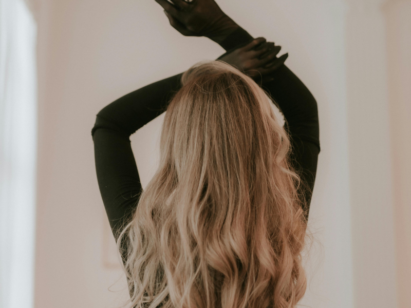 Silbershampoo: Diese wirksamen Drogerie-Produkte kosten weniger als 4 Euro!