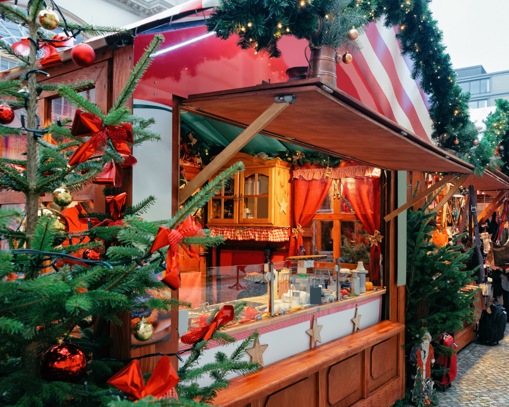 Gebrannte Mandeln oder Gl&uuml;hwein gab es auf dem ersten Weihnachtsmarkt nicht, sondern allt&auml;gliche Lebensmittel.