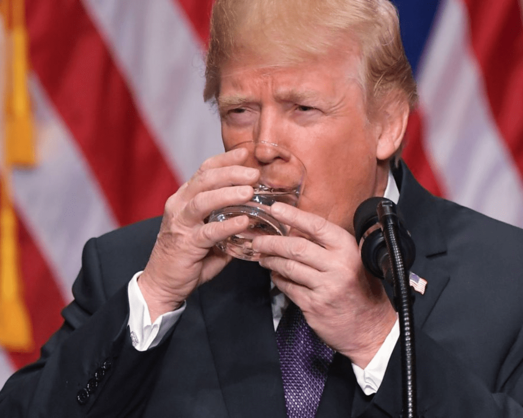 Donald Trump hat 2004 tats&auml;chlich sein eigenes Wasser auf den Markt gebracht.