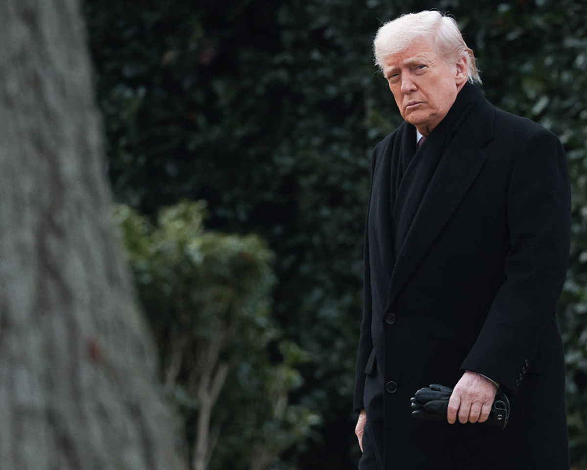 Meister der Selbstvermarktung: 3 skurrile Dinge, die Trump produziert hat.