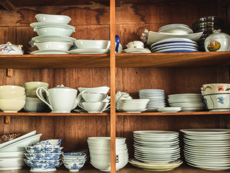 Nicht wegschmeißen! Das Porzellan deiner Oma hat dieses winzige Symbol? Dann ist es ein Vermögen wert.