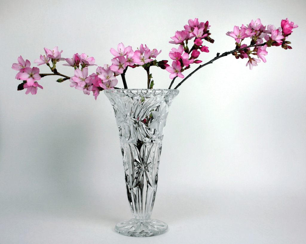 Der Wert von Kristallvasen h&auml;ngt stark von Marke, Alter, Schliff, Zustand und ob es sich um echtes Bleikristall handelt, ab.