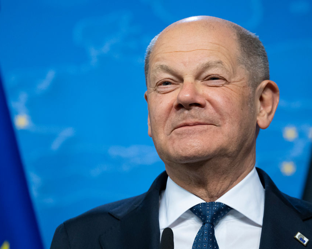 Rechnet man all dies zusammen, so kommt man auf ein Gesamtvermögen von um die 4 Millionen Euro, wie das Vermögenmagazin berichtet.